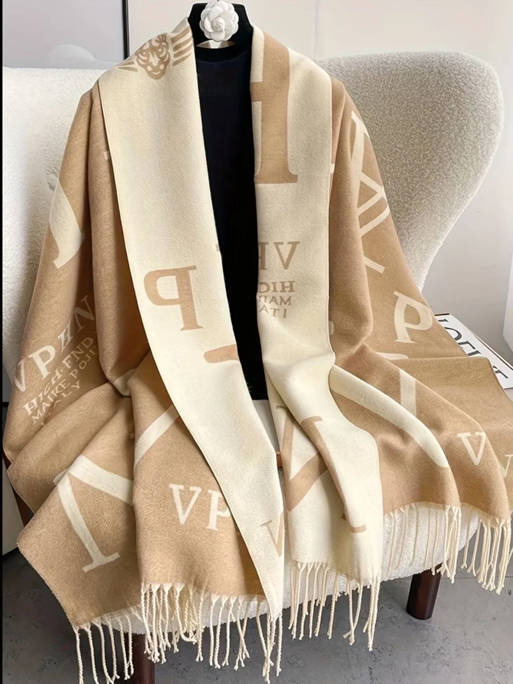 NWT Elegant Coa Plus Letter Print Tassel Trim Batwing Sleeve